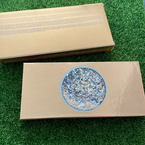 Becca Pop Goes the Glow Champagne Pop Face and Eye Palette - Picture 3 of 4